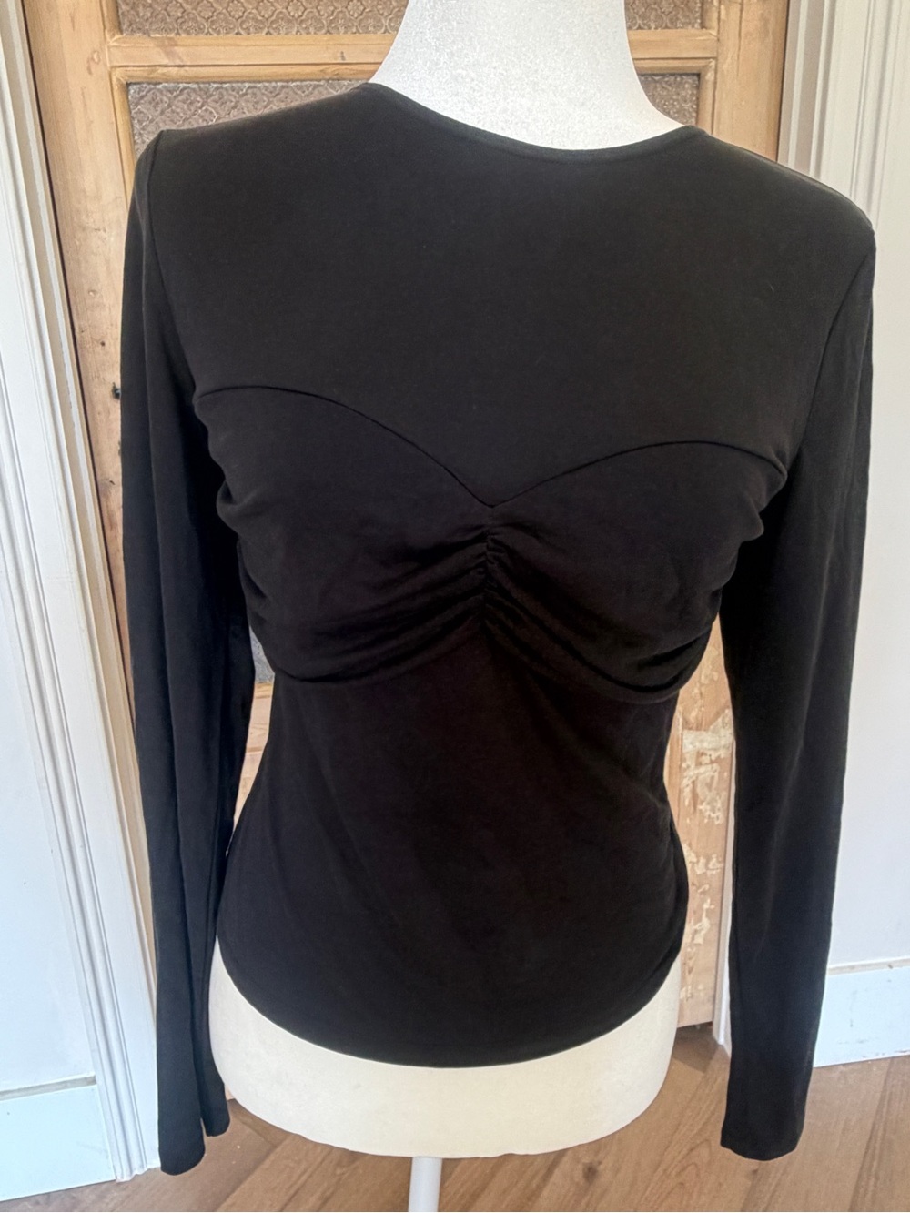 Elodie NWOT Black Long-Sleeve Ruched Bust Top large